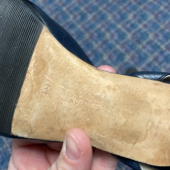 Preloved Manolo Blahnik dark blue heel size 39 - Picture 16 of 17